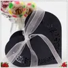 Enveloppe-cadeau 10 pièces de design en forme de coeur Luxury Laser Cut Wedding Candy Boîte préférée Boîte de table avec décoration de table de ruban 5ZSH152Q240511