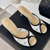 Designer Hufselspitzen Satin Mesh Peep Zehen Mules Damen Kristall Stilettos Pantoffeln 7 cm Lämmerleder Runde Open Toes Luxus lässig Sandale mit Staubbeutel