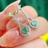 Brincos dangledes Diamantes de cristal verde clássico Gemos de gemas de amor, coração elegante para mulheres 18k Gold Gold cheio Silver S925 Jóias