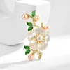 Broches élégantes Camellia blanche Cherry Blossom Broche Broch Pins Lady's Beautiful Flower Dress Dress