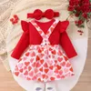Kläderuppsättningar Baby Girls Valentine S Day Outfits Solid Color Rompers Bear Patch Heart Print Suspender kjolar pannband 3 st. Fallkläderuppsättning