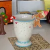 Kreatywny świąteczny ceramiczny kubek z łyżką Śliczna piernikowa kawa kubek kubek kubek świąteczny prezent biuro domu napij się kubek wodny 240511