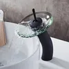 Robinets de lavabo de salle de bain et bassin froid robinets en verre cascade de douche de douche