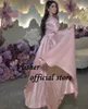 Robes de fête Robe Satin Satin Pink Evenom-Off épaule Arabian Dubai Prom Robe avec train Longues robes de rallon