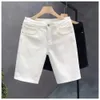 Verão coreano de moda coreana designer de luxo cowboy jeans preto branco para homens modernos slim fit calças casuais shorts de namorado 240506