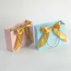 Geschenkwikkeling 100 stuk papier cadeauzakje met zwart aangepaste 19x15x7cm sieraden verpakking Gold Bow Tie handtas Gepersonaliseerde winkels Handbagq240511