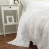 Conjuntos de ropa de cama de lujo juego de bordado blanco