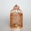Européen Golden Hollow Metal Cylinder Candlers de mariage Centres de mariage décoratives de fer décortimeau de lanterne artisanat 240429