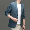 Blazers de Spring Automne Blazers Gris Black Bleu Khaki Cold de combinaison narcaté Veste homme Élégant tenues Bureau Fashion Ootd tenue 240507