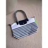 Hoogwaardige nieuwe marine-stijl gestreepte kleine en middelgrote knullingzak voor vrouwen met nylon stof en koehide mini crossbody handtas