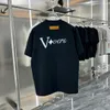 新しい豪華なメンズTシャツデザイナーレット付きレタープリント半袖夏シャツの男性ルースバケーションTシャツトップマルチスタイル服