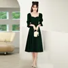 Festklänningar franska corduroy aftonklänning kvinnors gröna stil bankett långa och korta sammet årsmöte