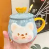 Tasses portent une tasse en céramique avec couvercle de la couronne et cuillère dessin animé durable tasse de motif animal mignon pour le lait de thé à café