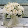 Tenant des fleurs bouquet de mariage rose naturel artificiel avec fête nuptiale du ruban en satin de soie 274n
