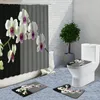 Rideaux de douche Fleurs de plante tissu rideau 4 pièces de blanc sur l'eau du fond noir avec tapis et