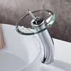 Robinets de lavabo de salle de bain et bassin froid robinets en verre cascade de douche de douche