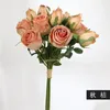 Dekorative Blumen 6pcs/Set Retro verbrannte Rosen Simulation Bouquet gefälschte Weihnachtszimmer Wohnzimmertisch Dekoration Hochzeitsdekoration