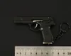 1: 3. Half Alloy Model Toy Gun Keychain QSZ92 Mini Pistolet de pendentif petit pistolet détachable Impossible de tirer