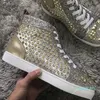 Top Famous Gold Cuir Shiny Cuir Men Chaussures décontractées Pikes Sneakers Man Femmes High Top Luxury Party Wedding No. Limited Skateborad Walking with Box