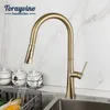 Kökskranar borstade guldkranar 360 Swivel Pull ut roterad diskbänk Mixer Tap Deck monterad 2 -lägen Spray Solid mässing