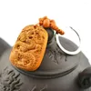 Dekorativa figurer Peach Wood Carving Chinese Dragon Lucky Staty Pendant Buckle Keychain Keyring Home Decoration Accessories