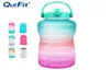 Quifit 2L 64oz 38L 128 onças Bottle de água de galão tritan com garrafas de bebidas de flipflop BPA