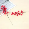 Fleurs décoratives tiges de baies rouges 24 pack 7,9 pouces baies de Noël artificielles Holly cueille branche pour arbre bricolage couronne de couronne