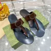 Classics de alta qualidade Sapatos femininos para sandálias femininas Tangas para mulheres chinelas de couro Dupe Designer Slipper Slipper Flip Flip Women Outdoor com caixa