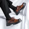 Scarpe casual Oxford italiano per uomini Lace Up Oxfords Designer in pelle abito in pelle rotonda per le dita dei derby classici formali da uomo