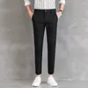 Pantalon masculin 2024 Printemps et été coréen Businet Fashion Casual High Pocket Slim Fit Couleur solide Small Pied