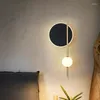 Стеновая лампа Nordic Современное железное искусство светодиодное светодиодные светодиоды роскошная спальня персонализированная балкон -коридор