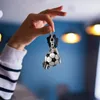 Party Favor Football KeyChain Club Player och Fan Souvenir Metal With Hand Gift Christmas Kitchen Handels Nisses