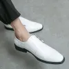 Primavera italiana de alta qualidade Sapatos de couro azul para homens sapatos de couro de couro sapatos de noiva patente