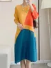 Vestidos casuais Yudx Miyake Bloco de cores vestido plissado solto para mulheres O-pescoço de palha comprida impressão feminina de roupas elegantes 2024 Spring