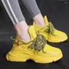 Fitnessskor avslappnad snörning korg net 7 cm sneakers chunky klackar kvinnors plattform massiv antislip pu läder vit höst kvinnor