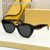 Lunettes de soleil de créateur de 10A Premium dans Cat Eye Frame pour femmes verres d'écran d'écran d'été Accessoires de couple de mode de luxe avec boîte cadeau 27384
