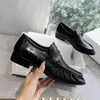 Casual Shoes Leder-Frauen-Slebringe 2024 Britisch Vintage Plissee Slip-on Round Toe Low Heeled Fashion Single