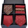 Halskrawatte Set Geschenkbox Packs Seidenkrawatten für Männer Neuheit Hanky Set 3 Stile Herren Binden formelle rote Cravat für Hochzeitsgeschäft Krawatte