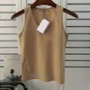 Tampo de gestas femininas tampas de tanques de verão de pescoço redondo com camiseta sem mangas de ferro malha de cor sólido