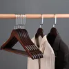 Kleiderbügel 10pcs Retro -Holz -Hemd -Kleiderbügel mit 360 ° rotierender Hakengarderobe Organizer Coat Rack für Kleiderjacke