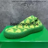 Scarpe Bottegaa Donne Sport Scarpe Sneaker a filo basso Scarpe da uomo in gomma in gomma Wave Wave Triangle Tech Knit Slip-On Sneaker No393