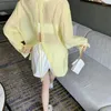 Blouses pour femmes chemises de crème solaire coréenne Femme 2024 Clothes d'été Bandage de mode élégant en pochette longue voir à travers les hauts blancs v685