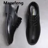 Kleidungsschuhe 2024 flache klassische Männer Patent Leder Flügel geschnitzt italienisch formale Oxford Schuhe Plus Größe 39-44 für den Sommer