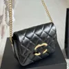 Sac à main marque de marque de marque féminine de la chaîne de graisse carrée classique Nouveau noir en cuir noir en cuir complet Grille universelle crossbodyj9w0