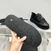 Nouvelles chaussures habillées pour femmes Designer plate-forme talons de sport décontracté sneaker 23ss f / w girls classiques blancs noirs chaussures de chaussures de chaussures avec sacs à poussière