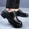 Scarpe casual uomini allacciati in pelle nera Office Office Sneakers Sneaker Outdoor Platform British Business Party Dress