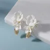 Brincos de bronzear coragem dourada de casamento dourado de porcelana branca folhas de folhas de flores larga brinco feito à mão