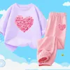 Roupas conjuntos de verão garotas de verão Novo desenho animado Rainbow Clothing Conjunto de camisetas de mangas curtas de algodão e calças de 2 peças Conjunto de moda 3-14yl2405L2405