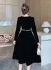 カジュアルドレスファッションレディースブラックベルベットa-line女性服シンプルビンテージスクエアカラースリムパーティードレスベスティドスローブフェム