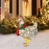 Dekoracja szalika kurczaka z świątecznym świątecznym świątecznym metalowym ozdobami na świeżym powietrzu